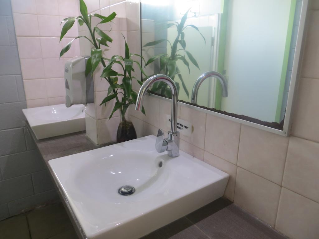 Hostel Asylum Cairns Share House Zewnętrze zdjęcie