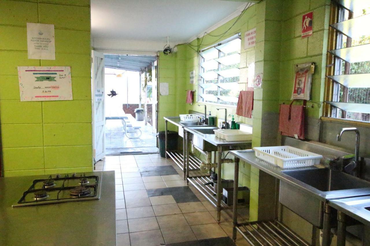 Hostel Asylum Cairns Share House Zewnętrze zdjęcie